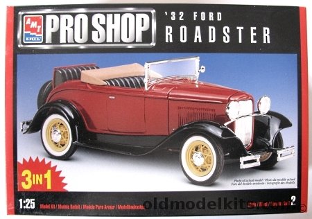 AMT 1/25 1932 Ford Roadster - 3 in 1 - Stock / Drag / Custom, 8351 plastic model kit